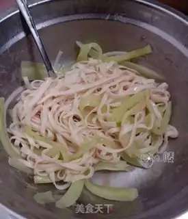Make Noodles with peanut butter step 6