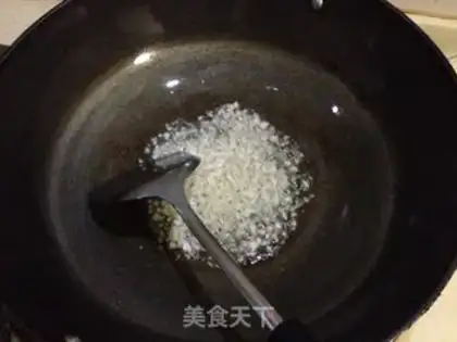 Make Garlic fried potatoes step 2