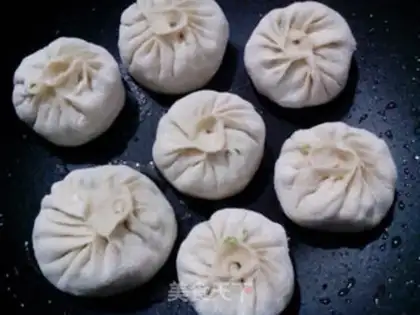 Make The soy sauce and the bean-water bun step 7