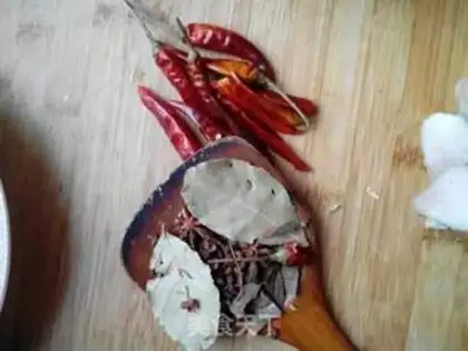 Make Spicy pot step 0
