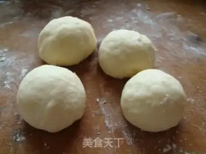 Make Rose bread step 3