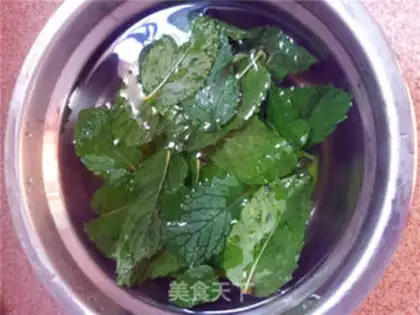 Make Lemon mint tea step 2