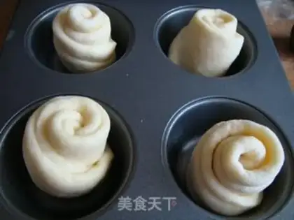 Make Rose bread step 8