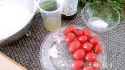 Make Tomato cheese pizza step 2