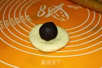 Make Flower bean bread step 2