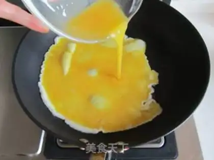 Make Tomato silk fried eggs step 2