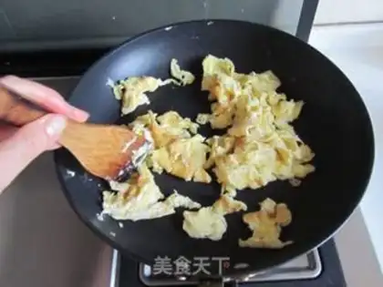 Make Tomato silk fried eggs step 3
