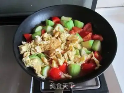 Make Tomato silk fried eggs step 7