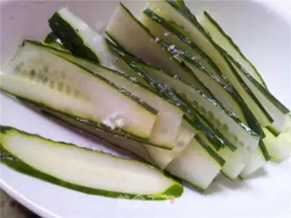 Make A cucumber step 1