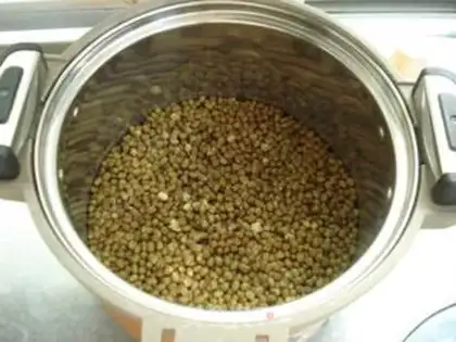 Make Green bean cake step 0