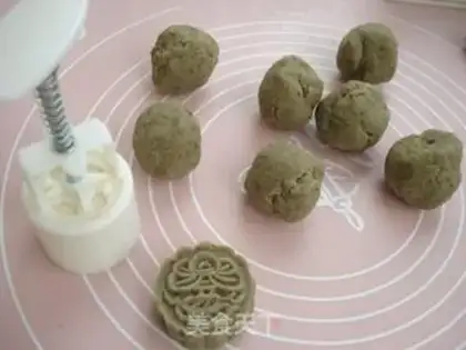 Make Green bean cake step 5