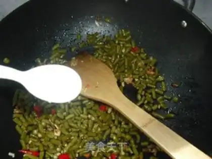 Make Meat and sour beans step 6