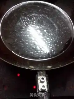 Make Tomato egg noodles step 1