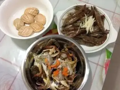 Make Seafood porridge step 0