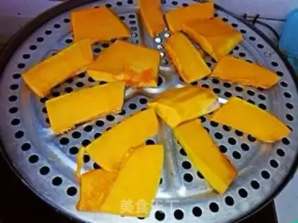 Make Pumpkin leaf clamps step 0