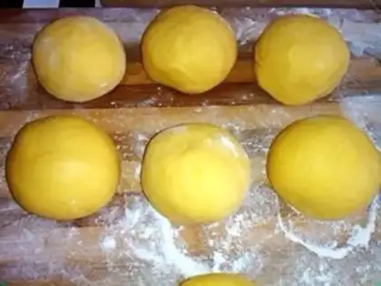 Make Pumpkin leaf clamps step 2