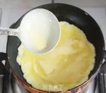 Make Egg burrito step 5