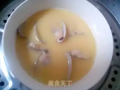 Make Cracking eggs step 4
