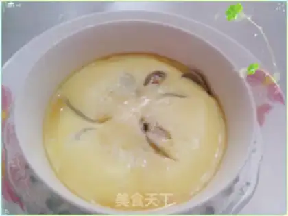Make Cracking eggs step 5
