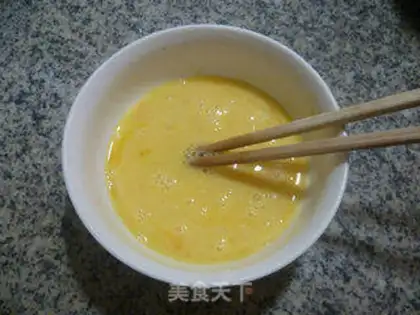 Make Onion gravy and duck eggs step 4