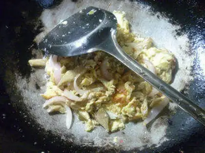 Make Onion gravy and duck eggs step 6