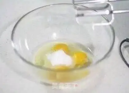 Make Mini cream cake step 1