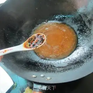 Make The water is boiled with radish step 1