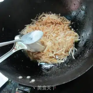 Make The water is boiled with radish step 4