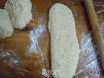 Make Chinese all-wheat-covered toast step 9
