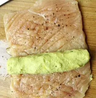 Make Bean-pealed chicken roll step 2