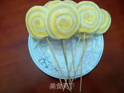 Make A three-coloured lollipop step 16