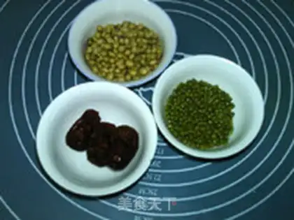 Make "Red dates green bean soy" step 0
