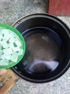 Make Flamingo pudding step 1