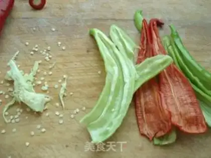 Make Chili fried eggs step 1