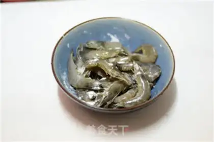 Make Garlic pretzels step 1