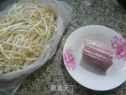 Make The green bean sprouts step 0