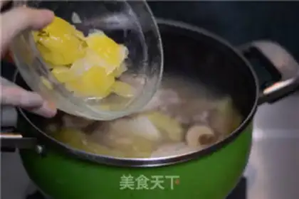 Make Bones soup for bitter melons step 3