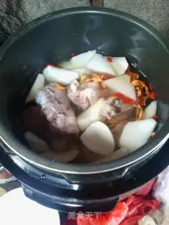 Make Weeds, radish, dragonbone soup step 6