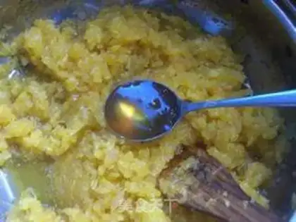 Make Pineapple popsicle step 1