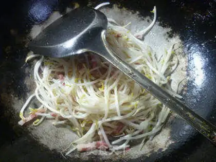 Make The green bean sprouts step 8