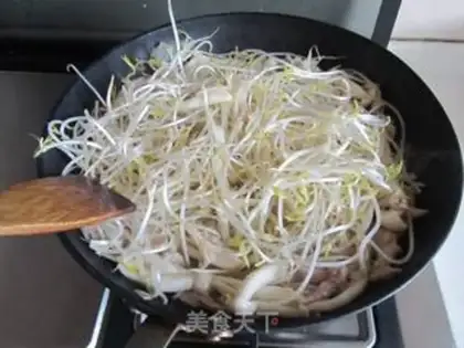 Make Bean sprouts with fresh mushrooms step 5