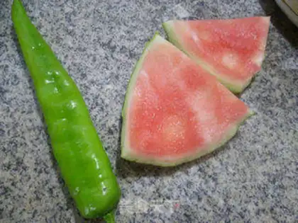 Make Green pepper for watermelon step 0