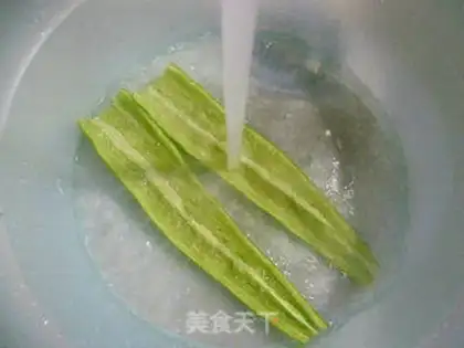 Make Green pepper for watermelon step 1