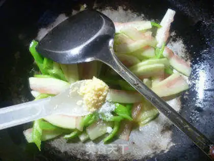 Make Green pepper for watermelon step 8