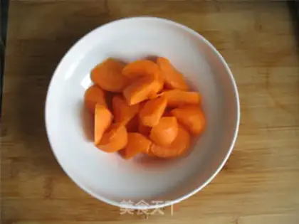 Make Chicken wings and carrots step 1