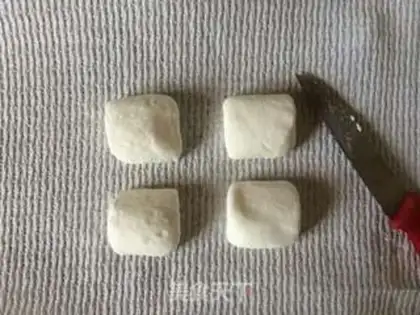 Make Roasted marshmallow toast step 2