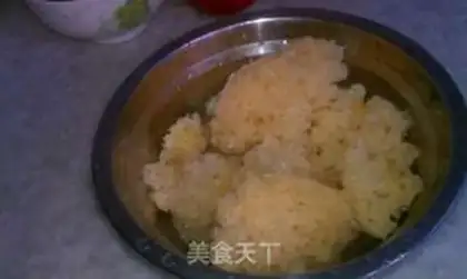 Make Sugar-cracker-tree silver ear soup step 0