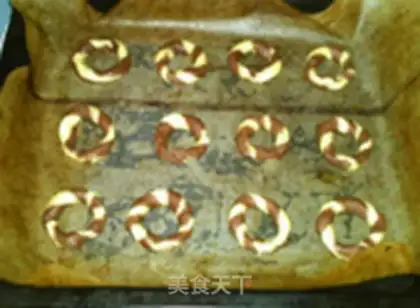 Make Coco-bread step 14