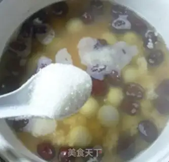Make Wine and red date quail egg soup step 6