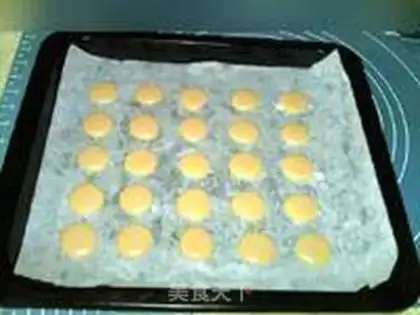 Make Mango straw hat macaron step 13